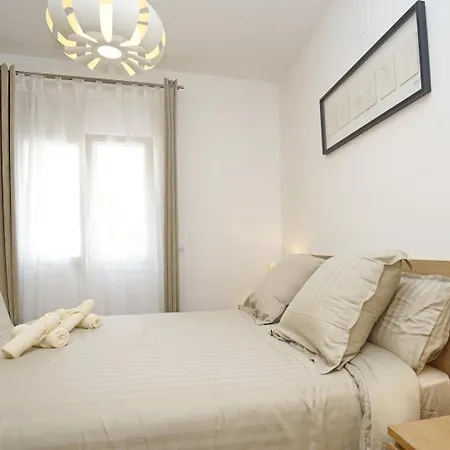 Lovely Apartment:quiet, Sunny And Residential