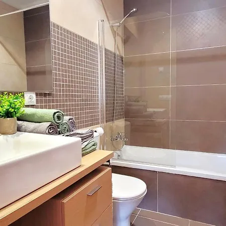 Lovely Apartment:quiet, Sunny And Residential Apartment *